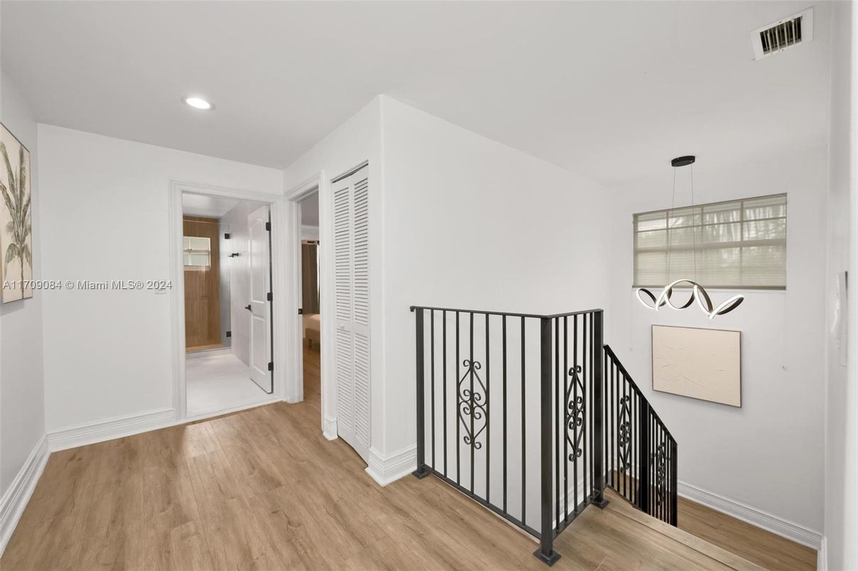 Interior, Pendant Lights, Recessed Lighting, Wood Texture Flooring