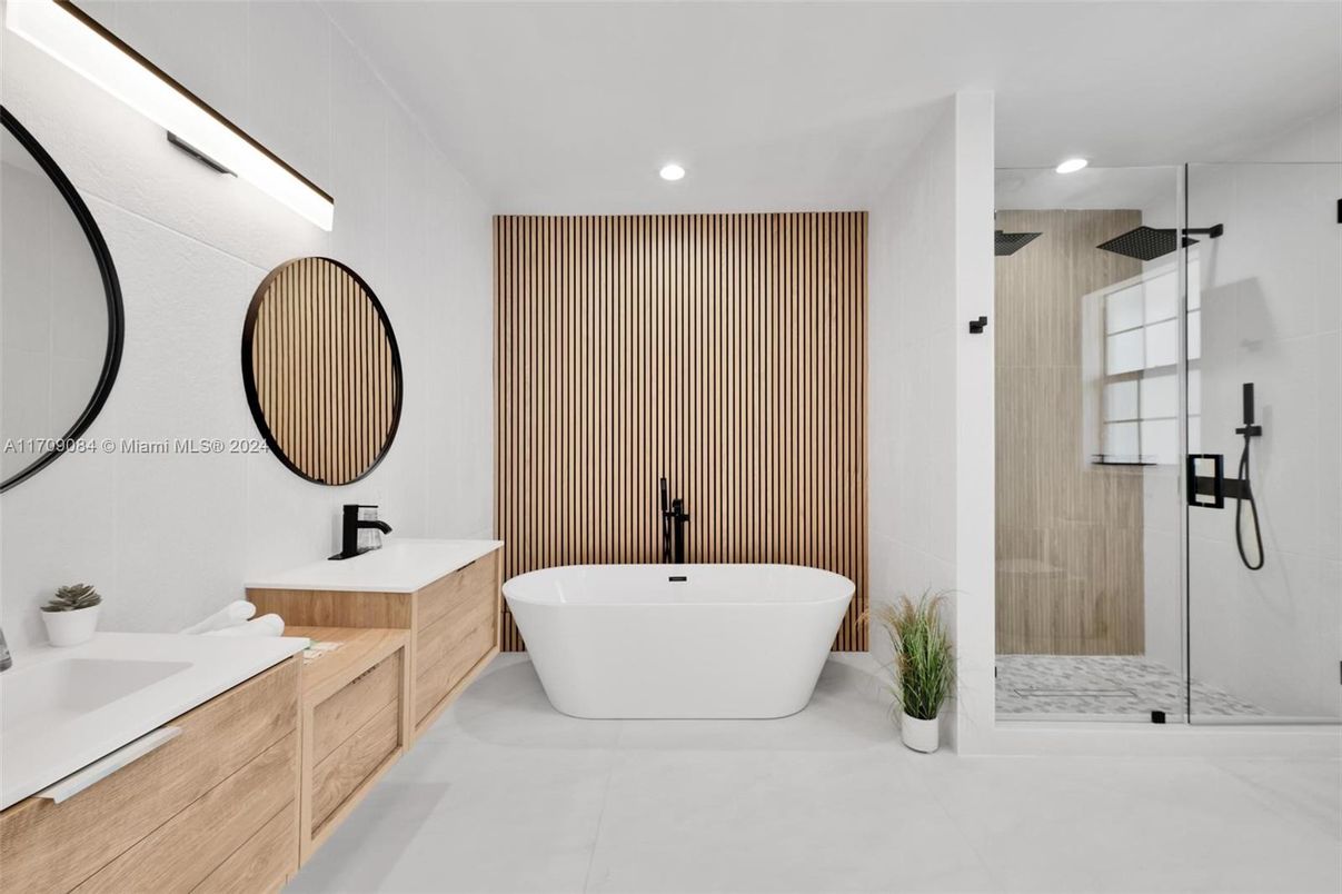 Bathroom, Dual Sink Vanities, Free Standing Baths, Glass Shower, Interior, Recessed Lighting