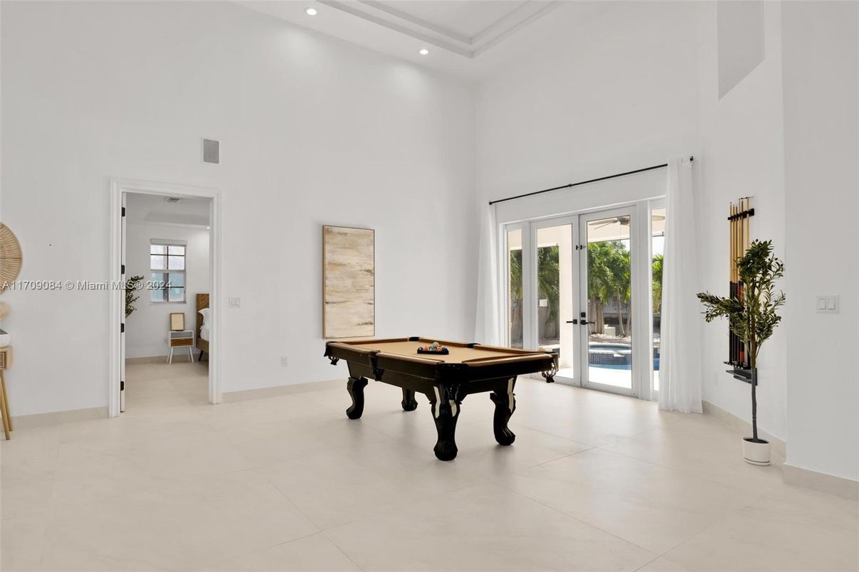 Billiard Table, Game Room, Interior, Recessed Lighting
