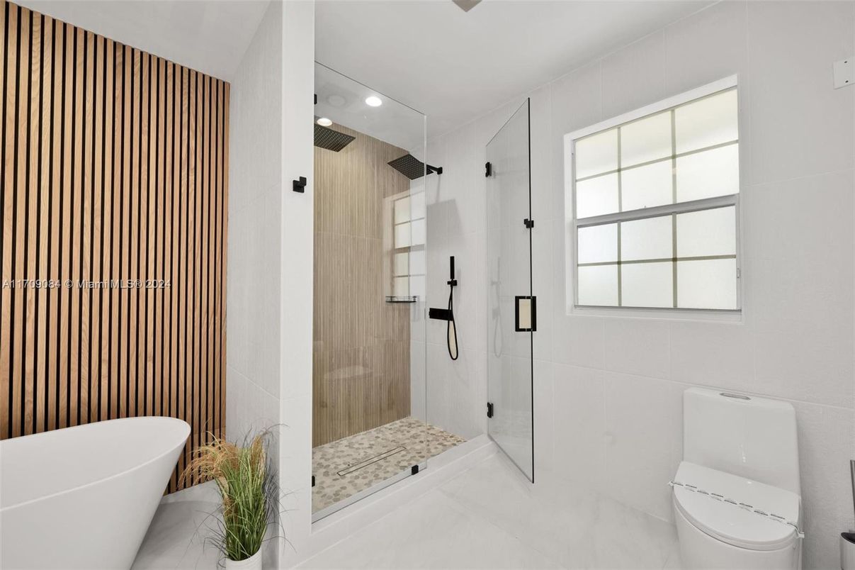 Bathroom, Free Standing Baths, Glass Shower, Interior, Recessed Lighting