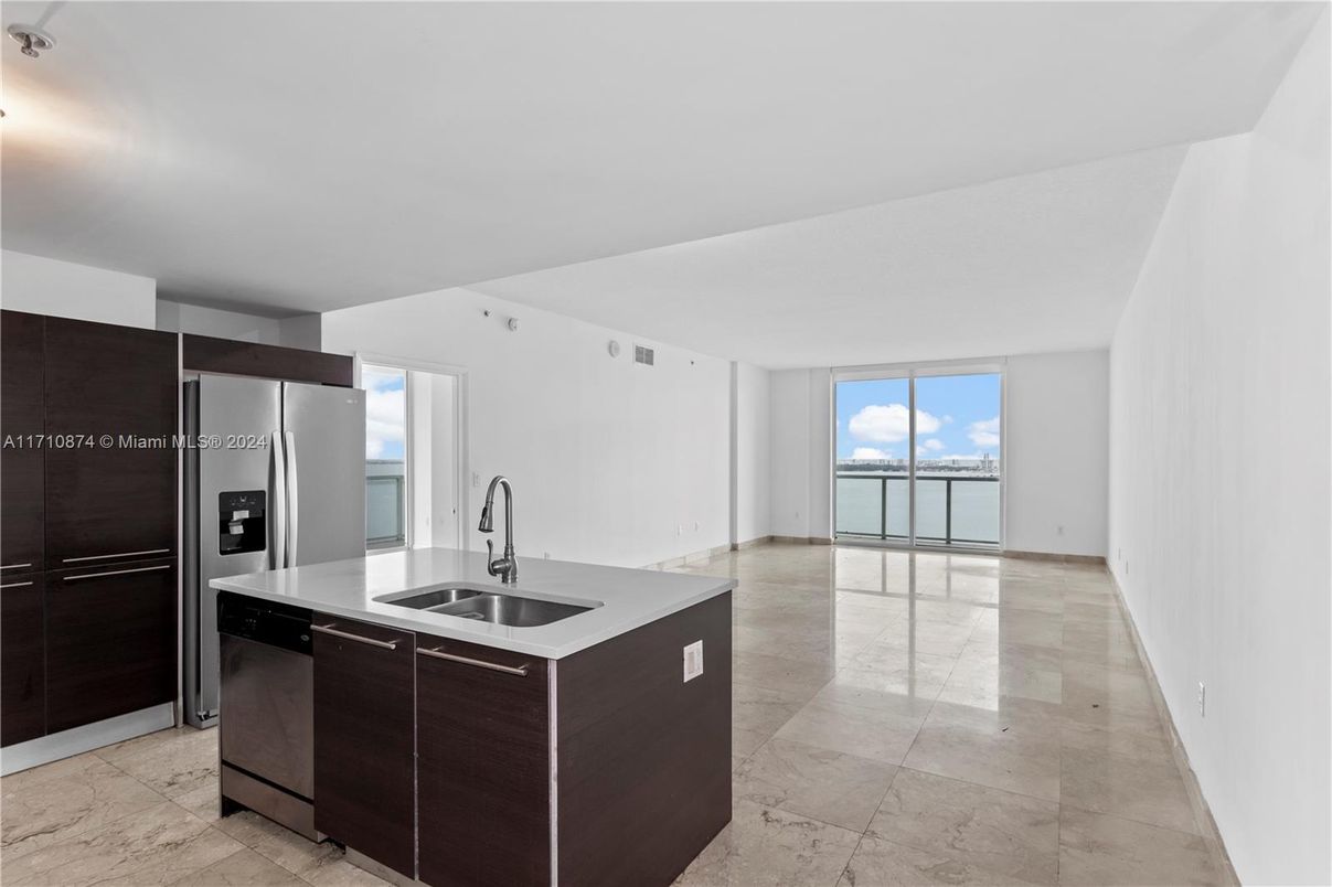 Interior, Kitchen, Stainless Steel Appliances, Water