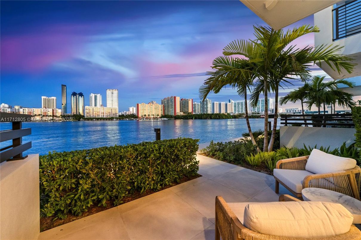 Water, Exterior, Pool, Other, Skyline