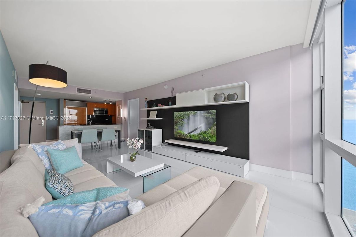Dining room, Interior, Kitchen, Living room, Water