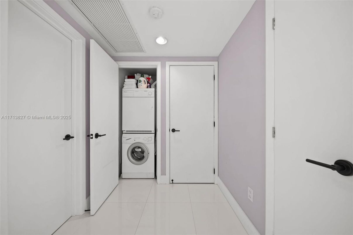 Interior, Recessed Lighting, Utility Closets, Washer