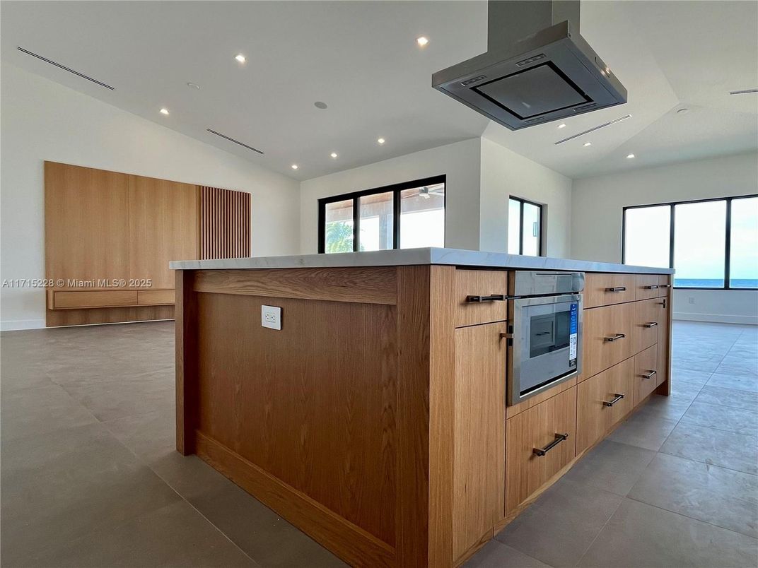 Interior, Kitchen, Recessed Lighting, Water