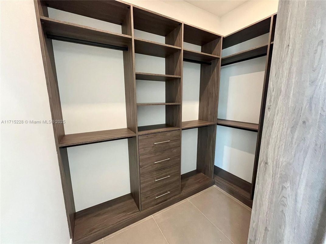 Interior, Walk-in Closets