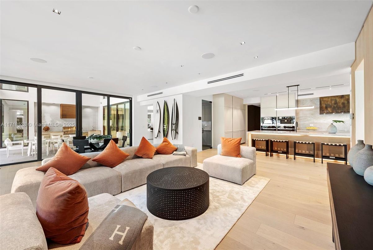 Dining room, Interior, Kitchen, Living room, Pendant Lights, Recessed Lighting, Stainless Steel Appliances, Wood Texture Flooring