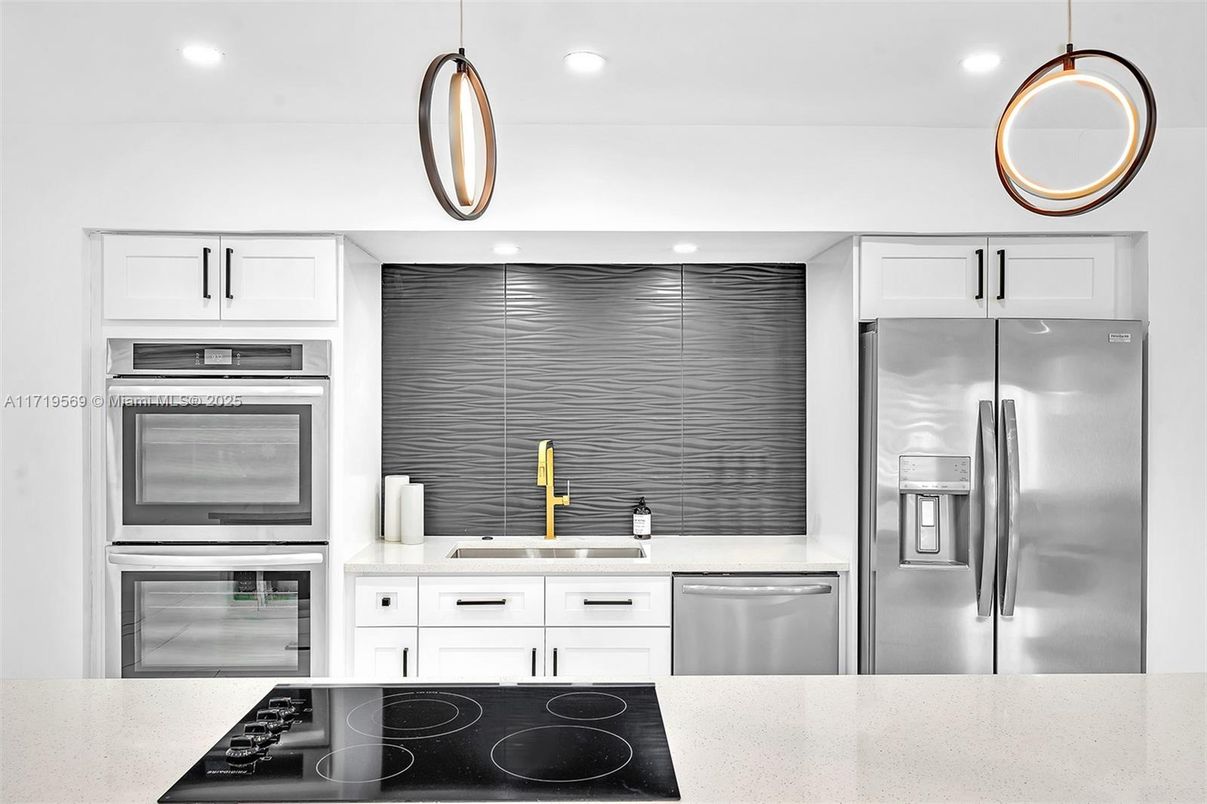 Interior, Kitchen, Pendant Lights, Recessed Lighting, Stainless Steel Appliances