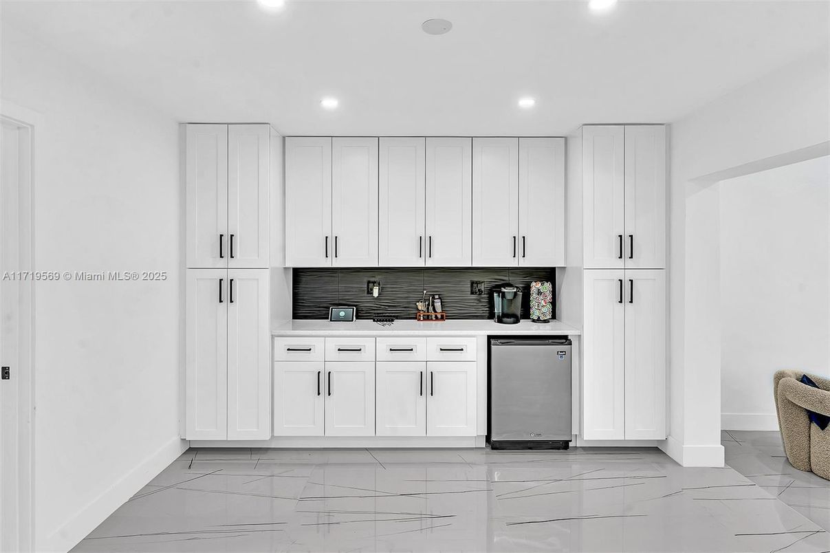 Interior, Kitchen, Marble, Recessed Lighting