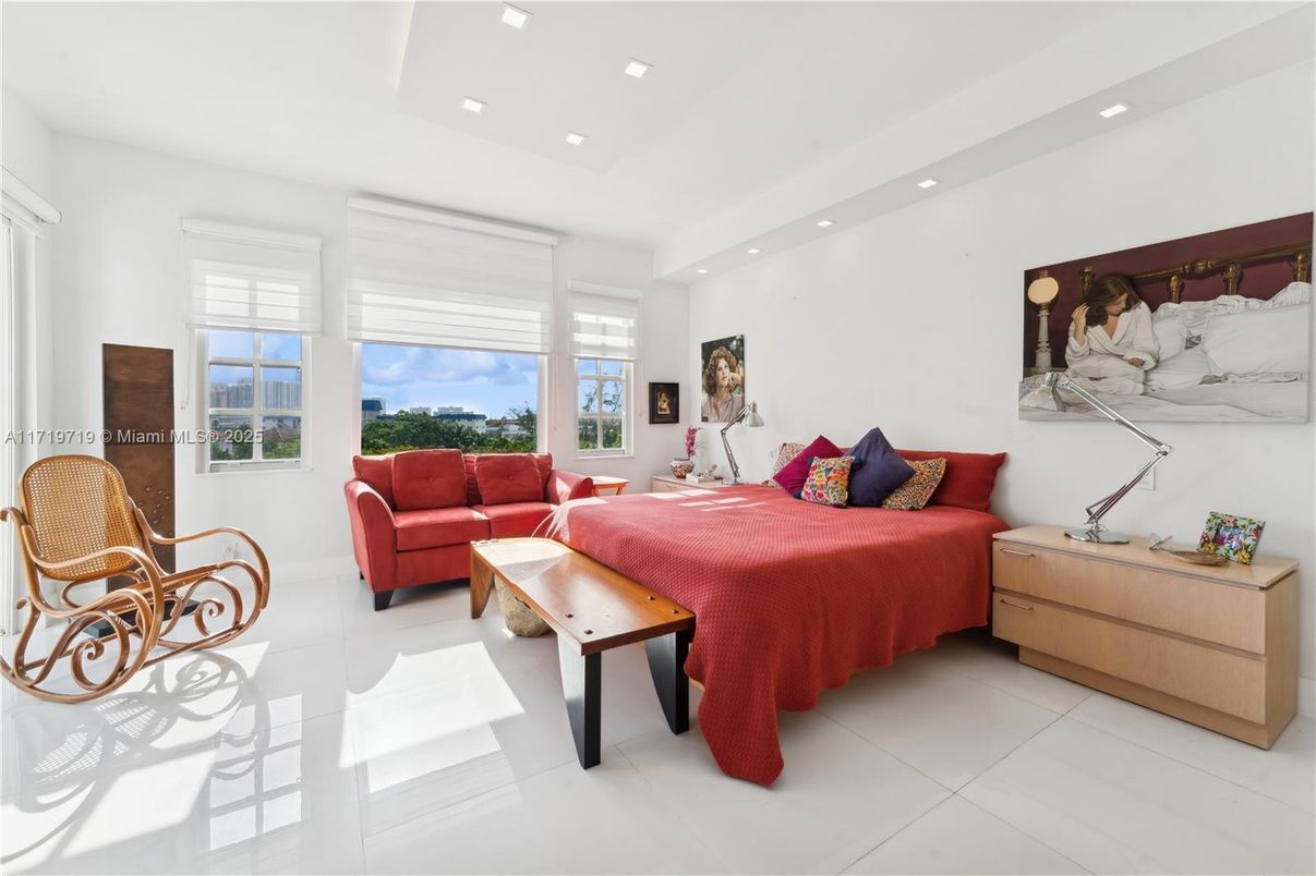 Bedroom, Interior, Living room, Recessed Lighting