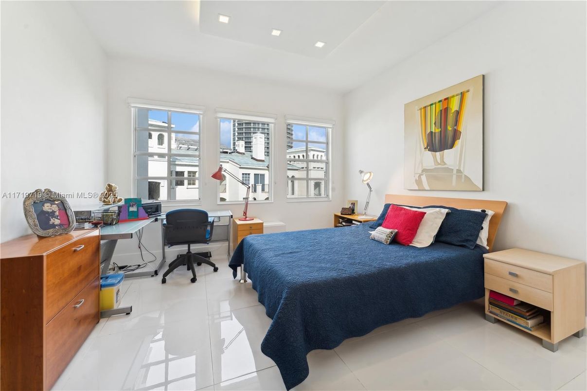 Bedroom, Home Office, Interior, Recessed Lighting