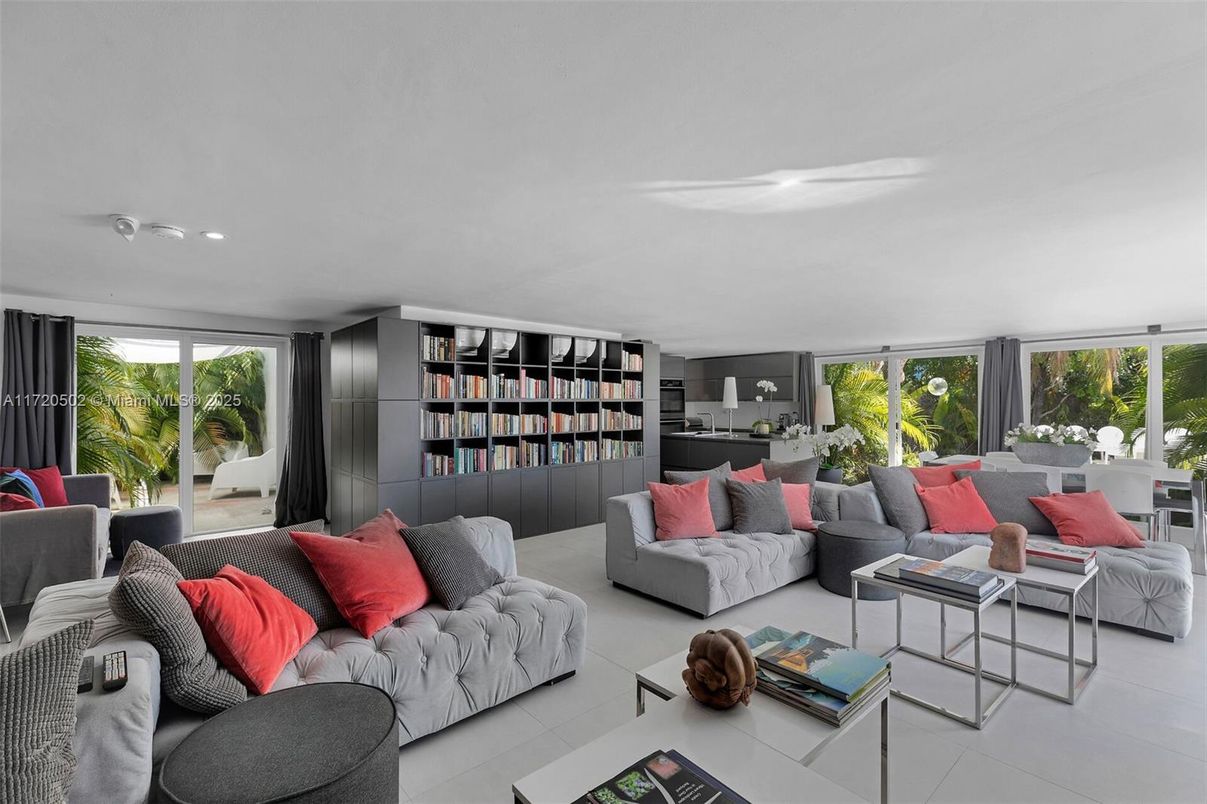 Dining room, Interior, Living room, Recessed Lighting