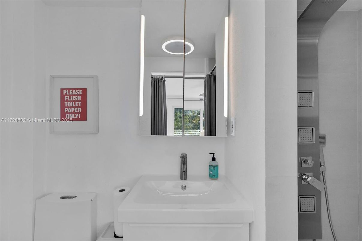 Bathroom, Interior, Pendant Lights