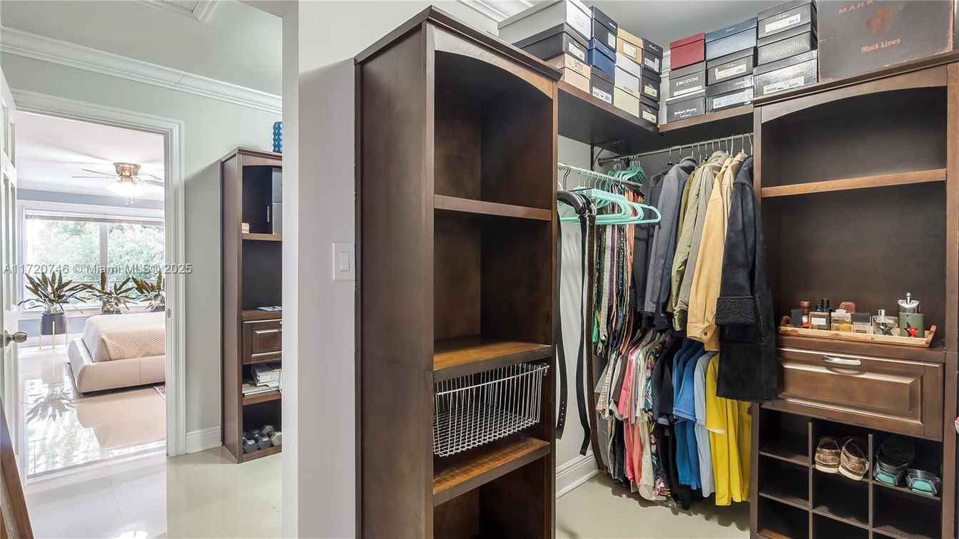 Interior, Walk-in Closets