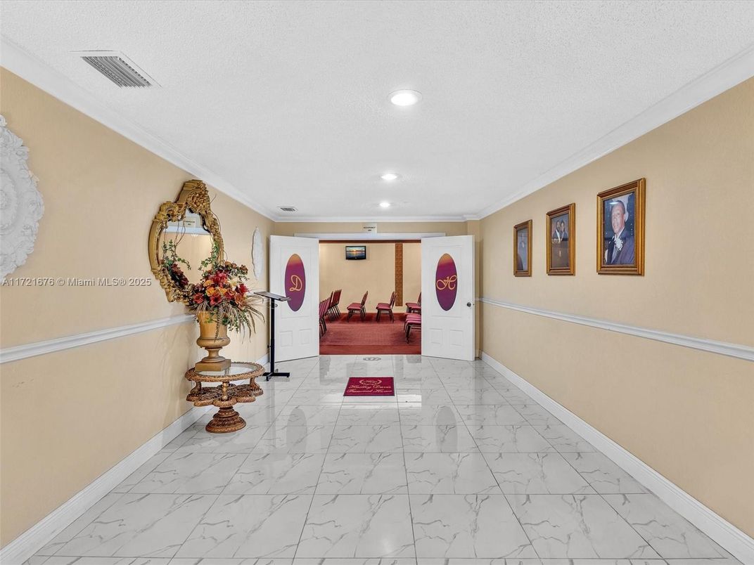 Interior, Marble, Recessed Lighting
