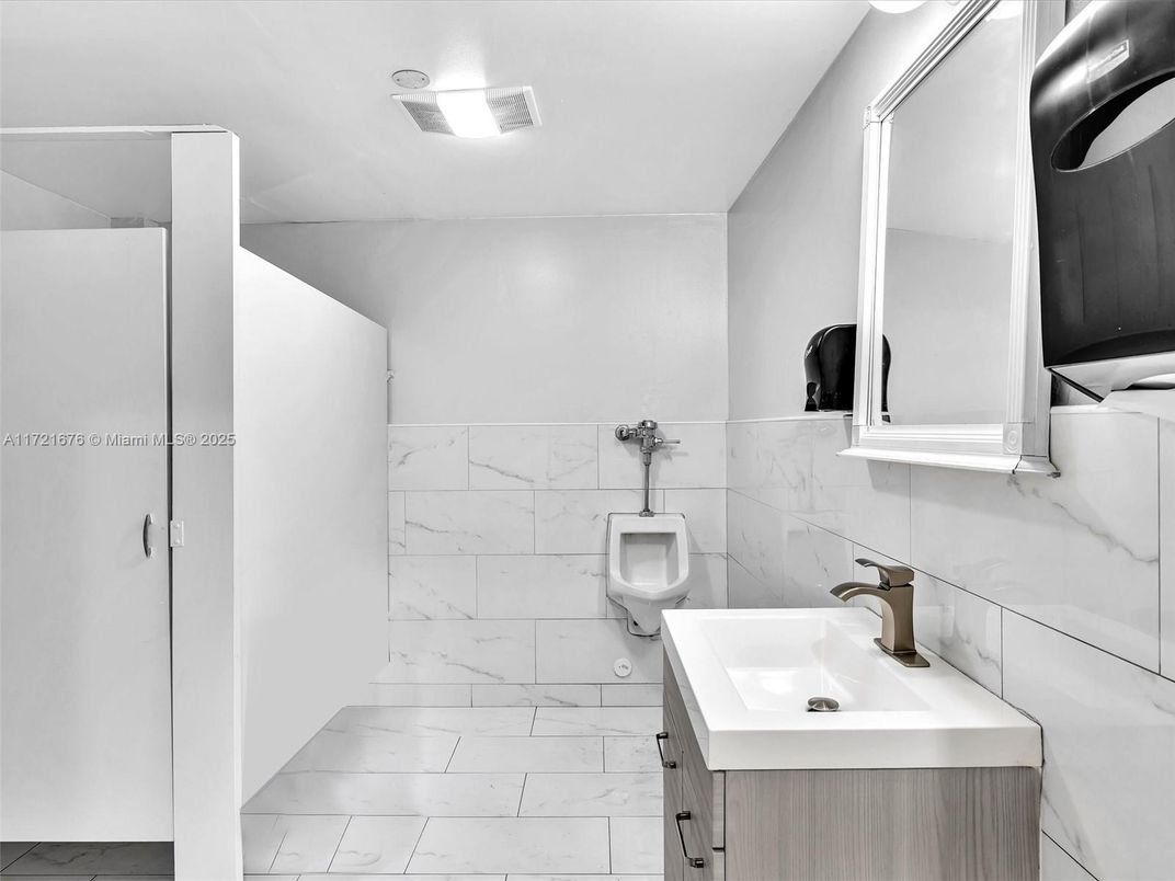 Bathroom, Interior, Marble, Marble Walls