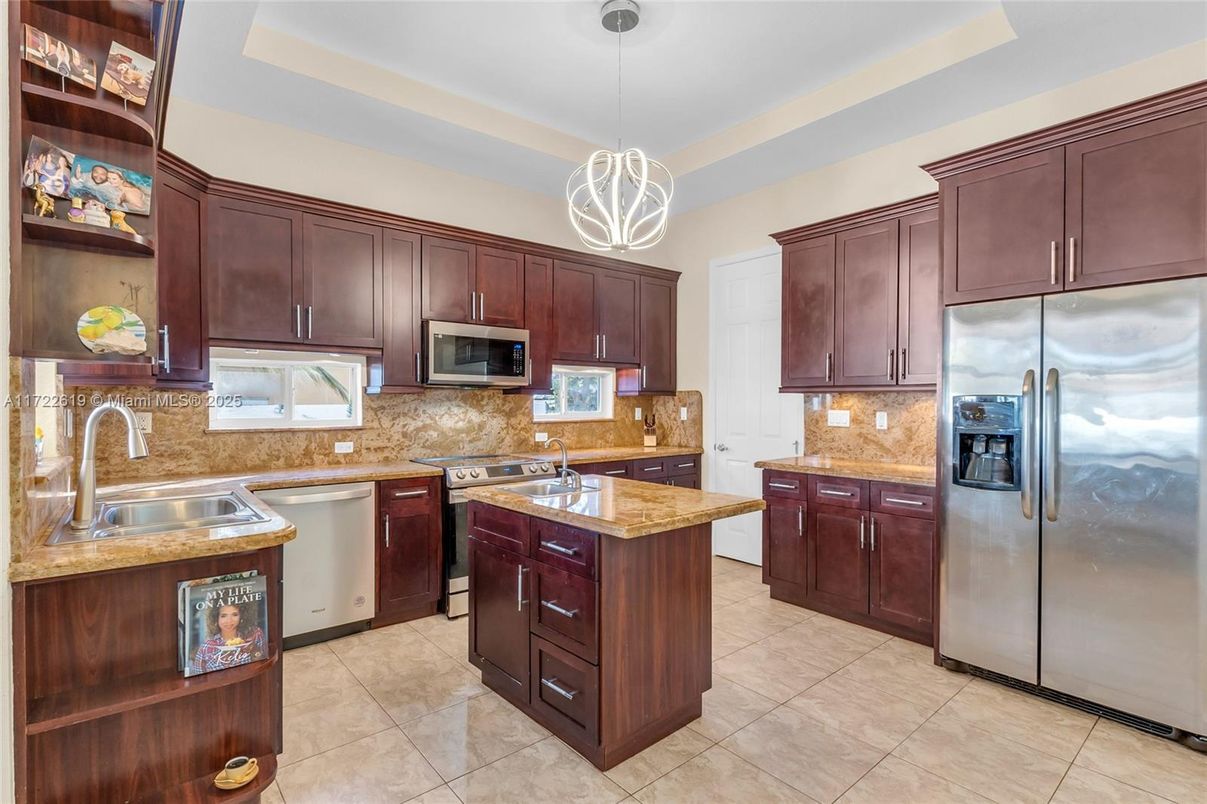 Interior, Kitchen, Pendant Lights, Stainless Steel Appliances