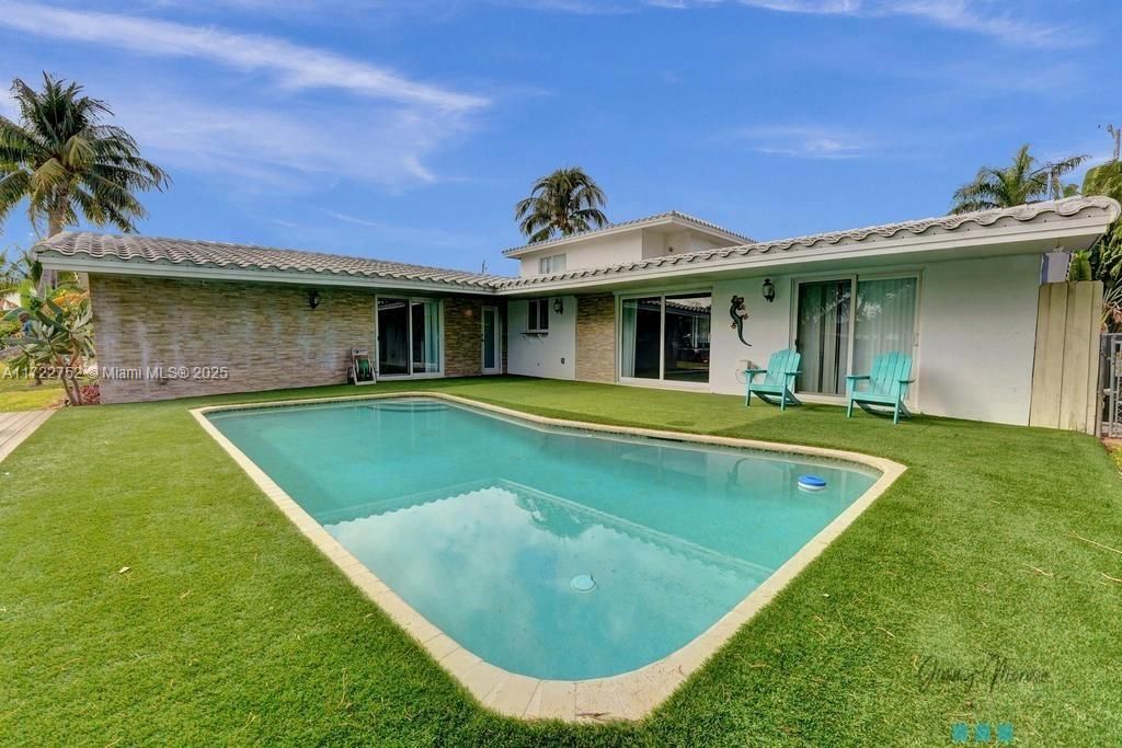 Backyard, Exterior, Pool
