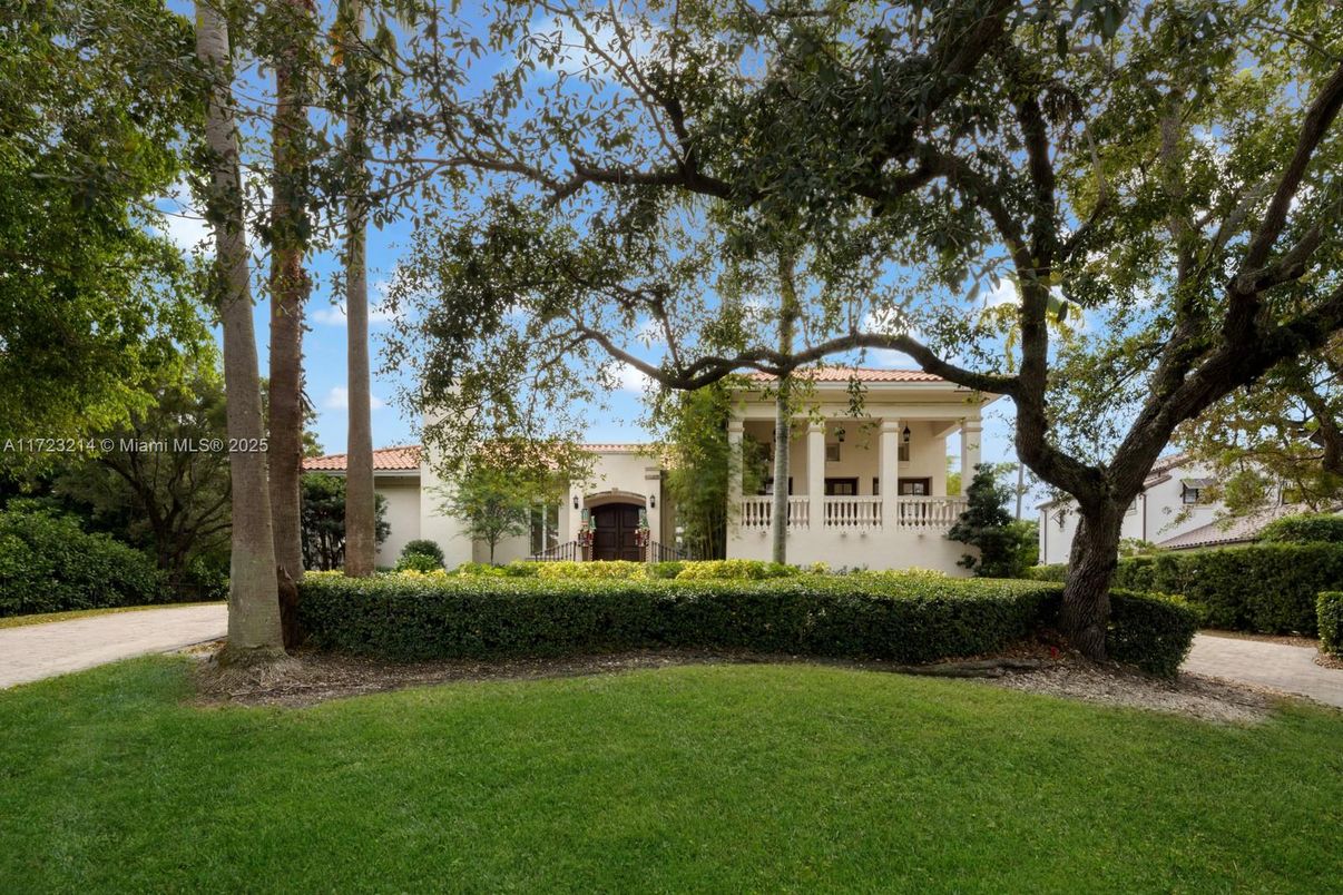 Backyard, Exterior, Facade, Mediterranean