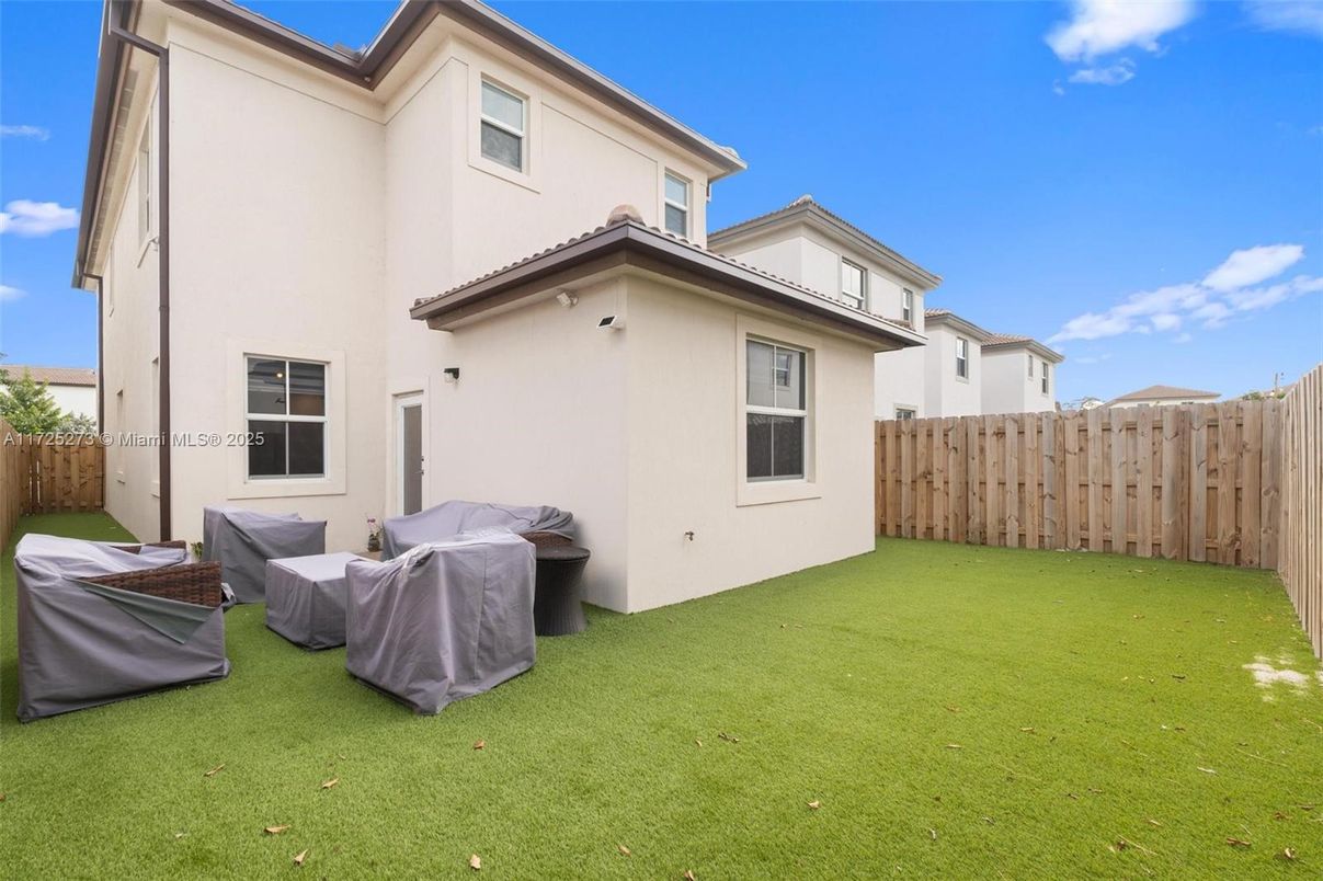 Backyard, Exterior