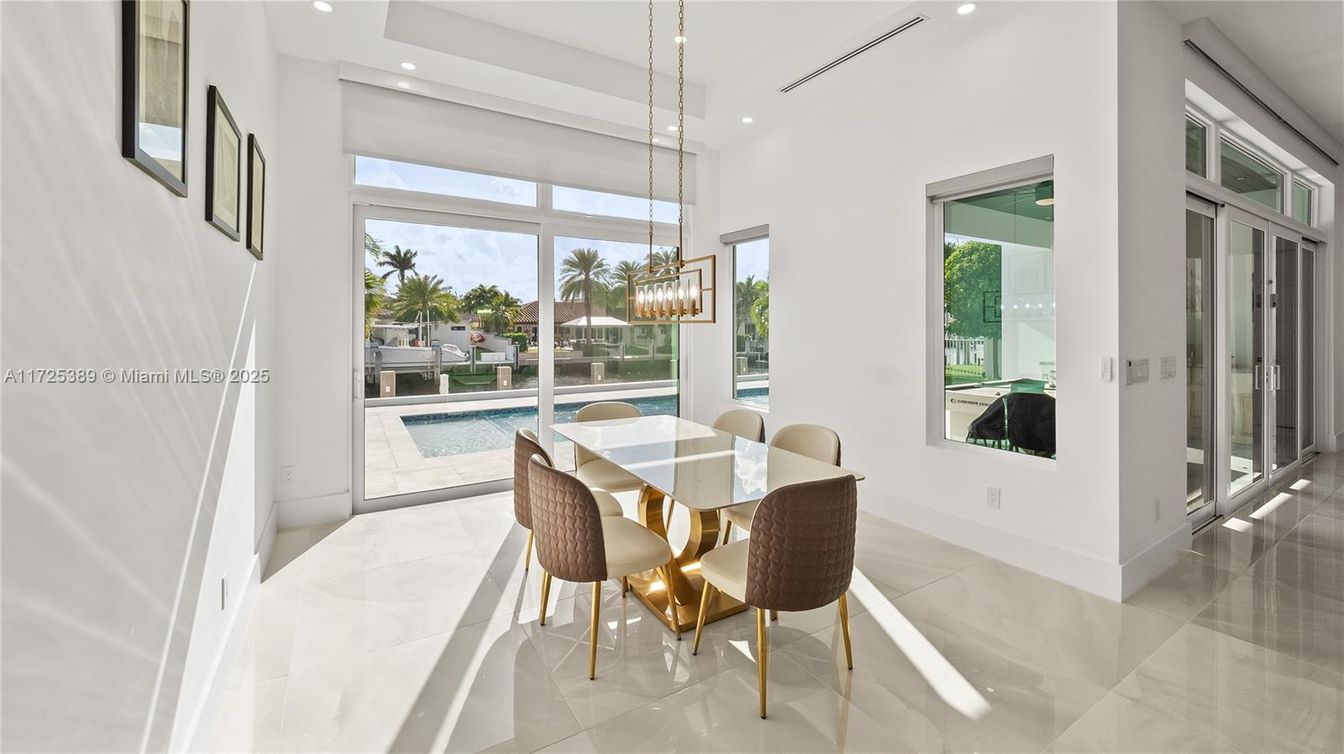 Chandelier, Dining room, Interior, Pendant Lights, Recessed Lighting