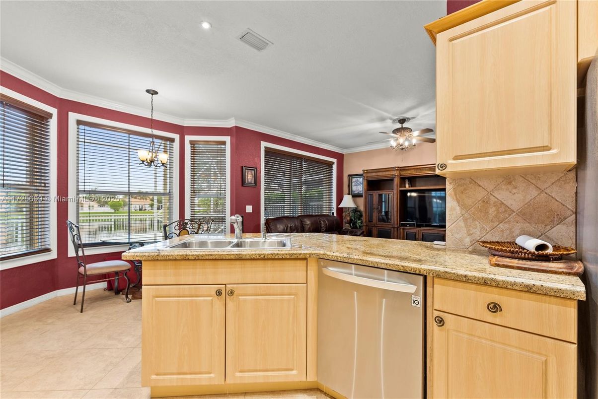 Dining room, Interior, Kitchen, Pendant Lights, Recessed Lighting