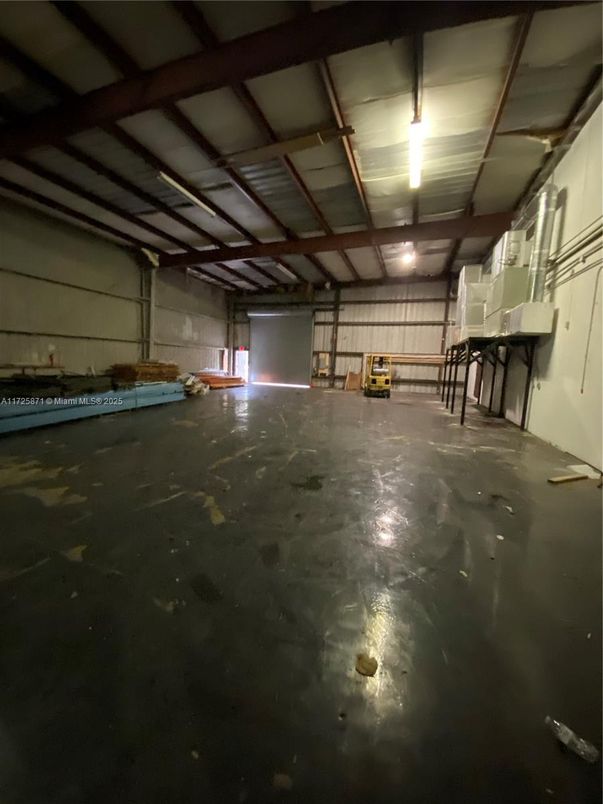 Garage, Interior