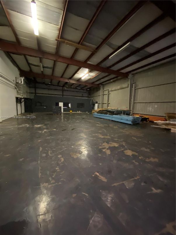 Garage, Interior