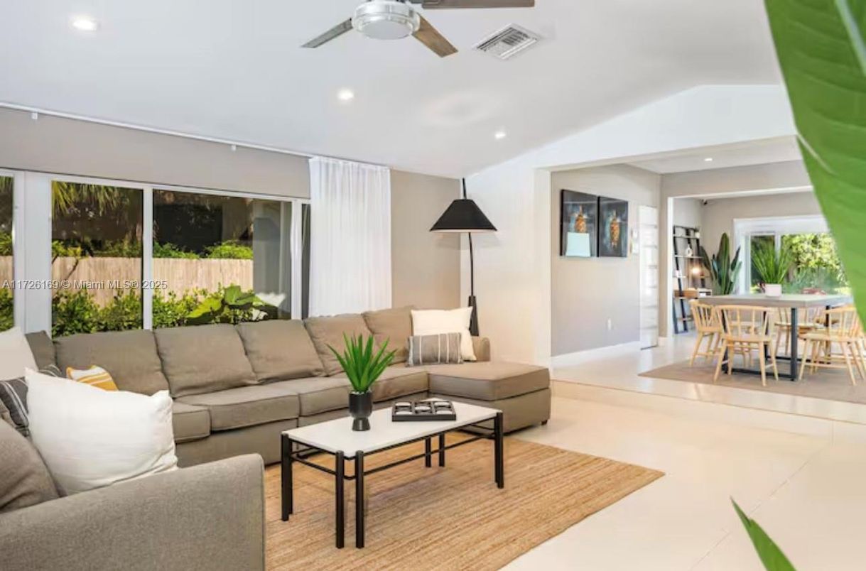 Dining room, Interior, Living room, Recessed Lighting