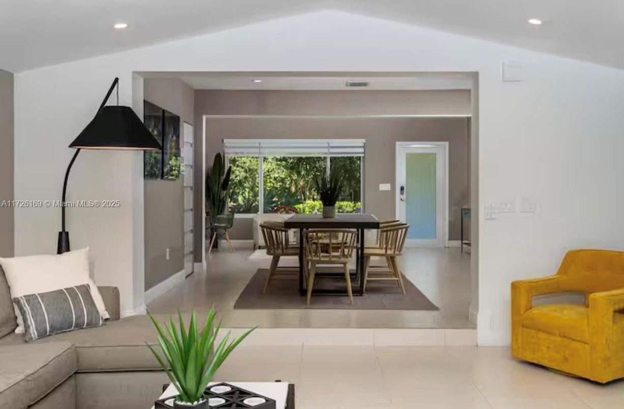Dining room, Interior, Recessed Lighting