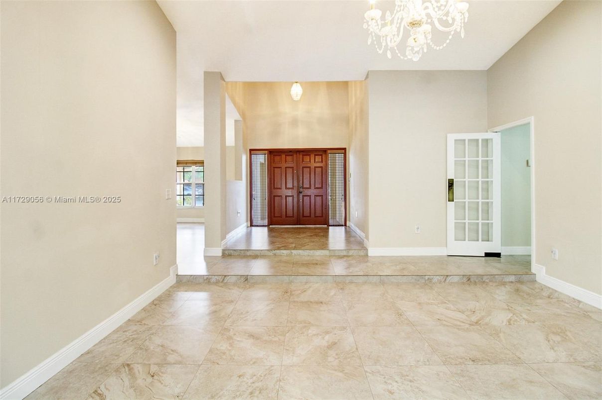 Chandelier, Empty room, Interior