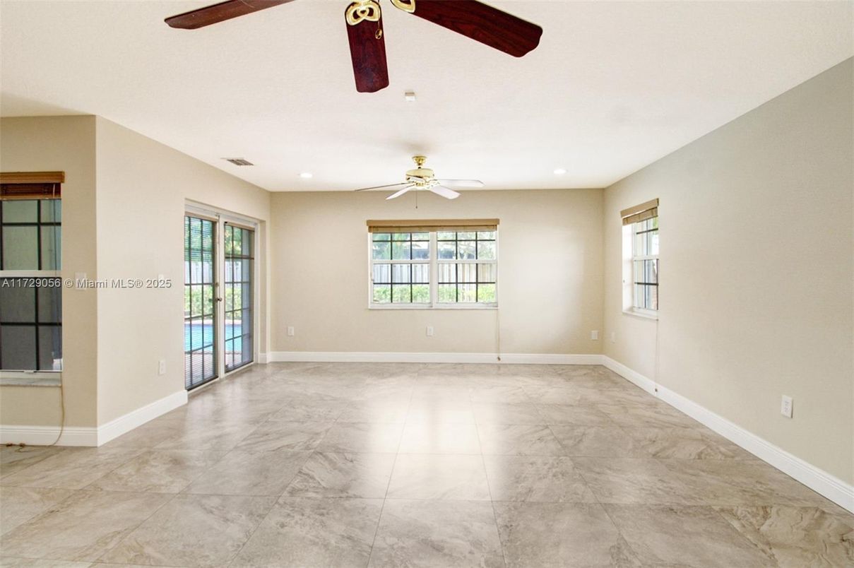 Empty room, Interior, Marble, Recessed Lighting