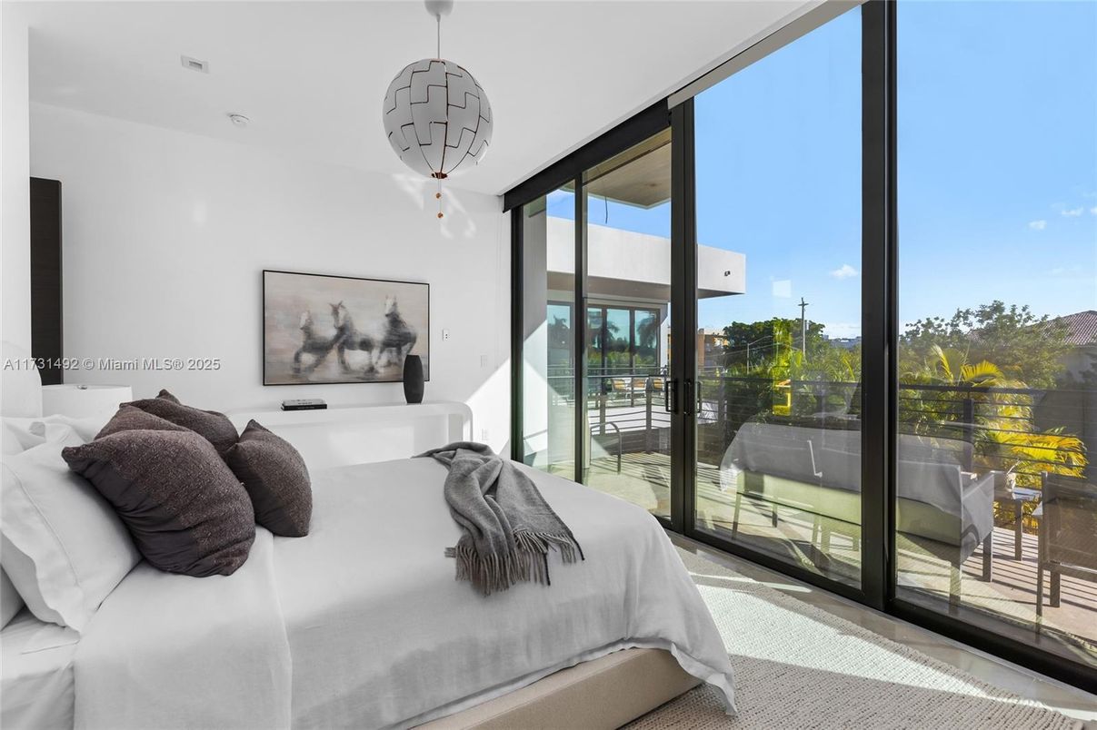 Bedroom, Interior, Pendant Lights