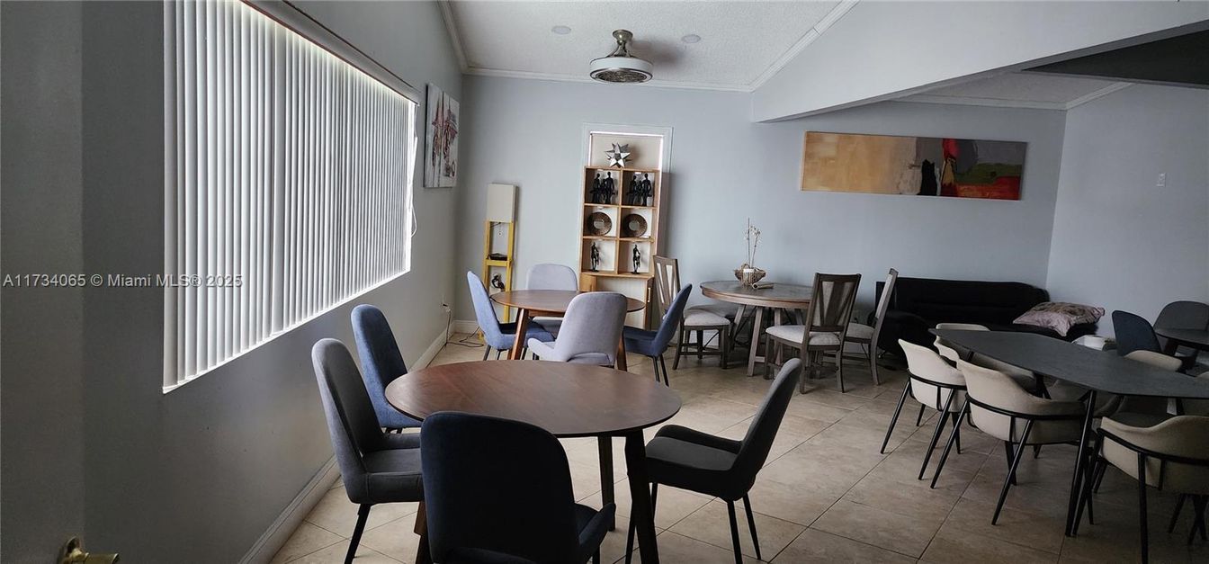 Dining room, Interior