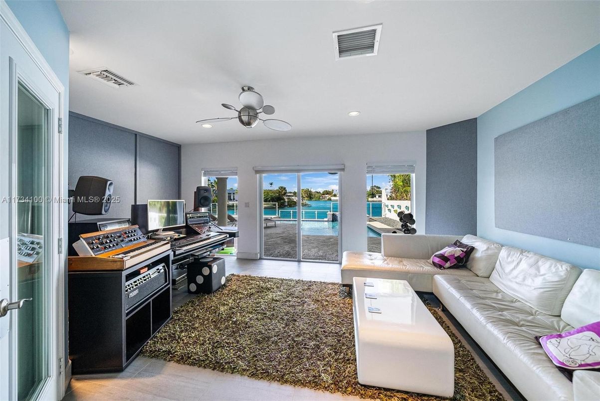 Interior, Kitchen, Living room, Recessed Lighting, Stainless Steel Appliances, Water