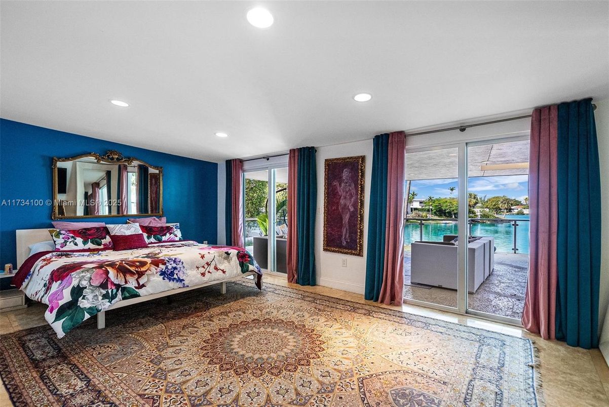 Bedroom, Interior, Recessed Lighting, Water