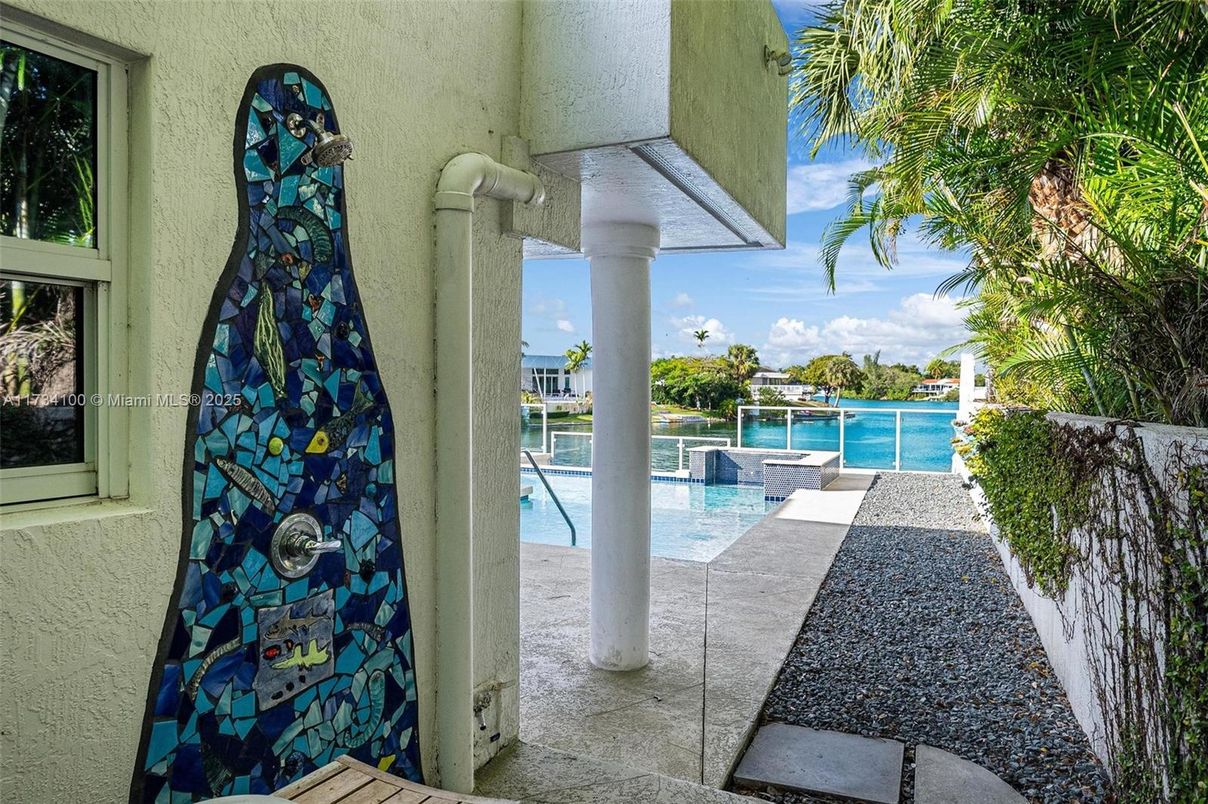 Exterior, Pool, Water