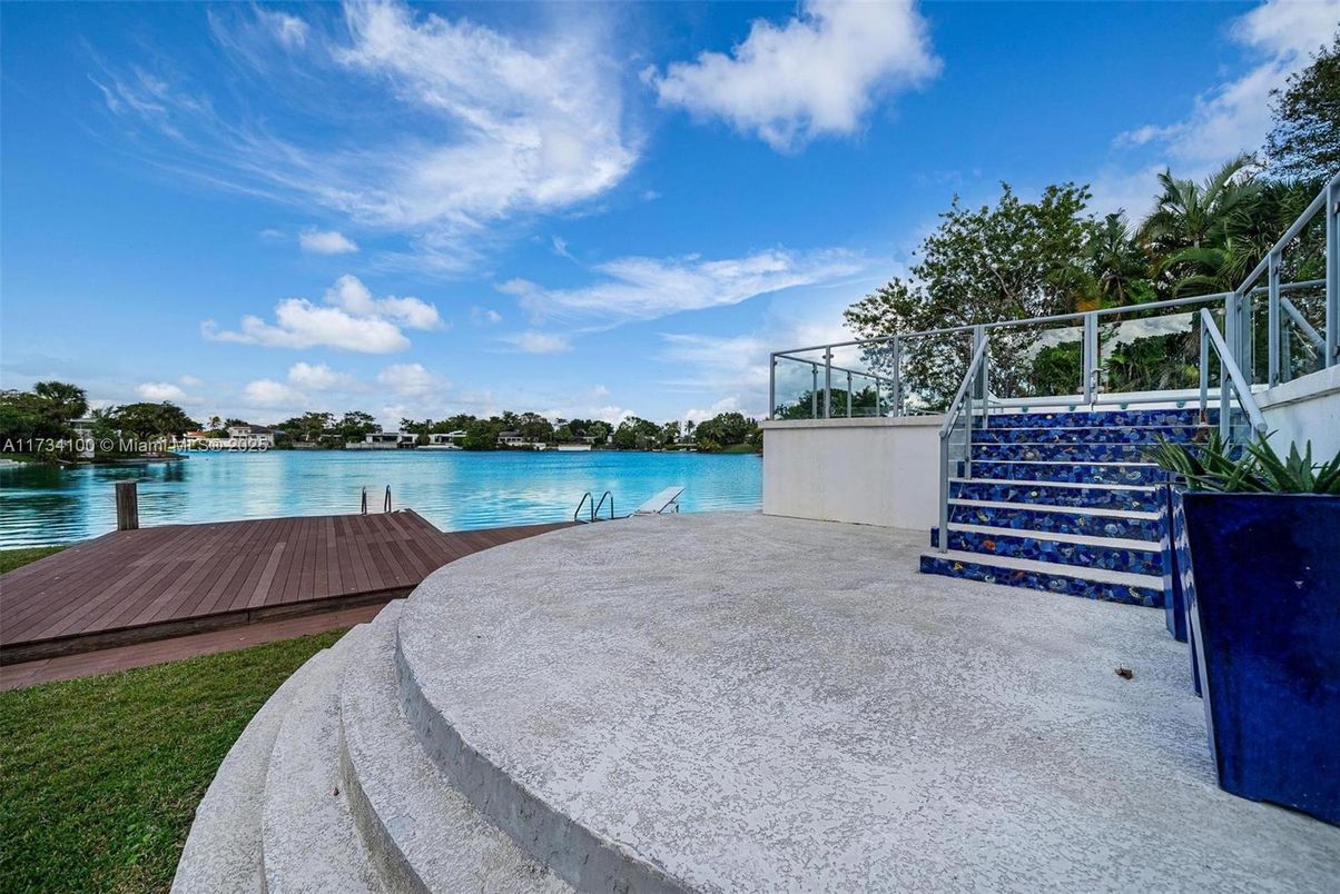 Exterior, Pool, Water