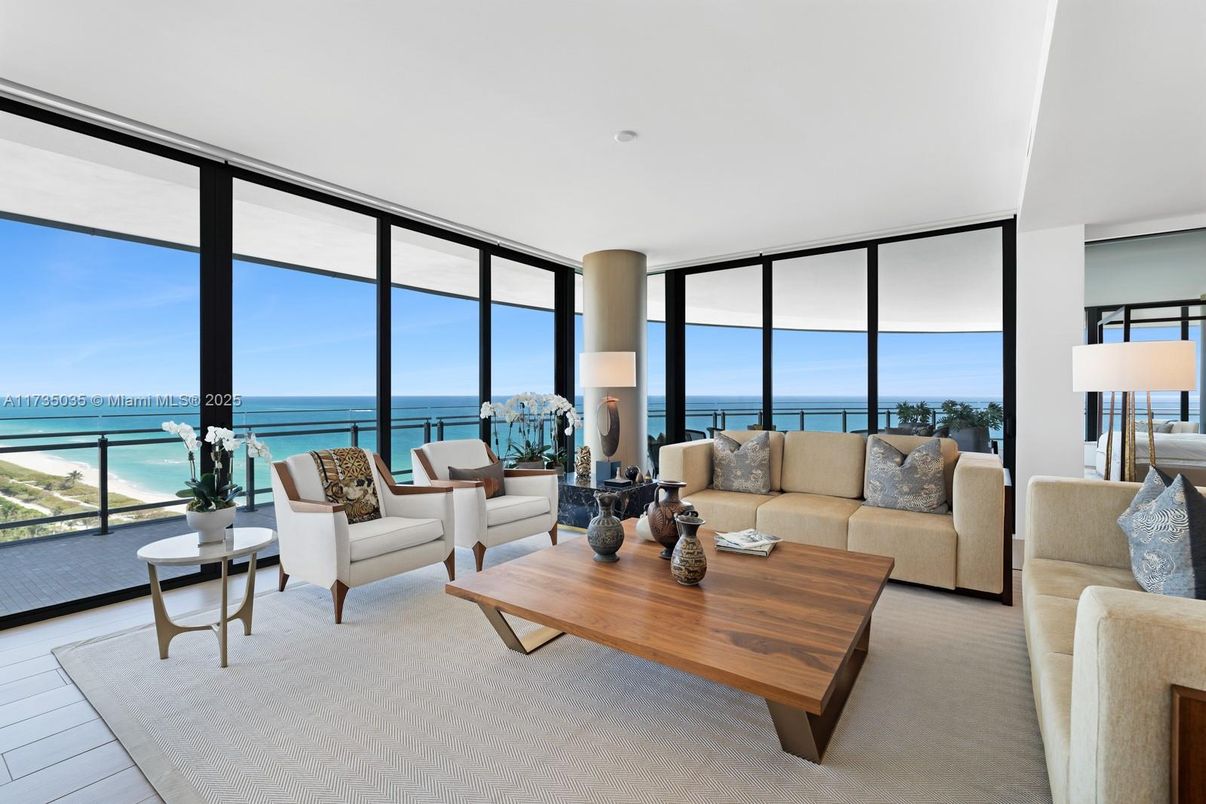 Interior, Living room, Water