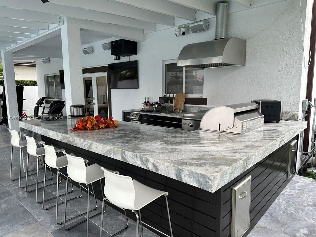 Exterior, Outdoor Kitchen, Stainless Steel Appliances