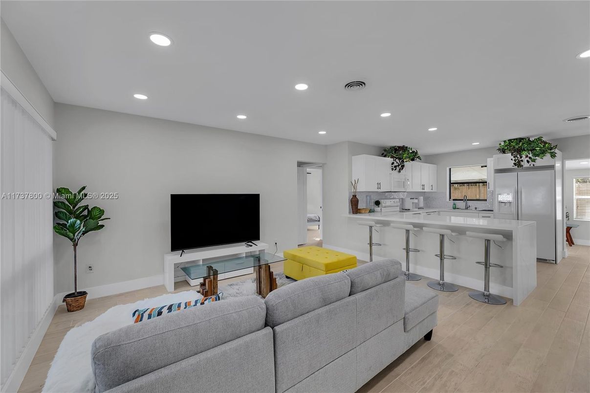 Interior, Kitchen, Living room, Recessed Lighting, Wood Texture Flooring