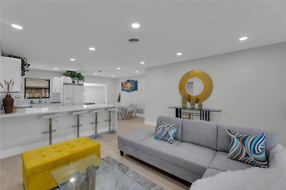 Dining room, Interior, Kitchen, Living room, Recessed Lighting