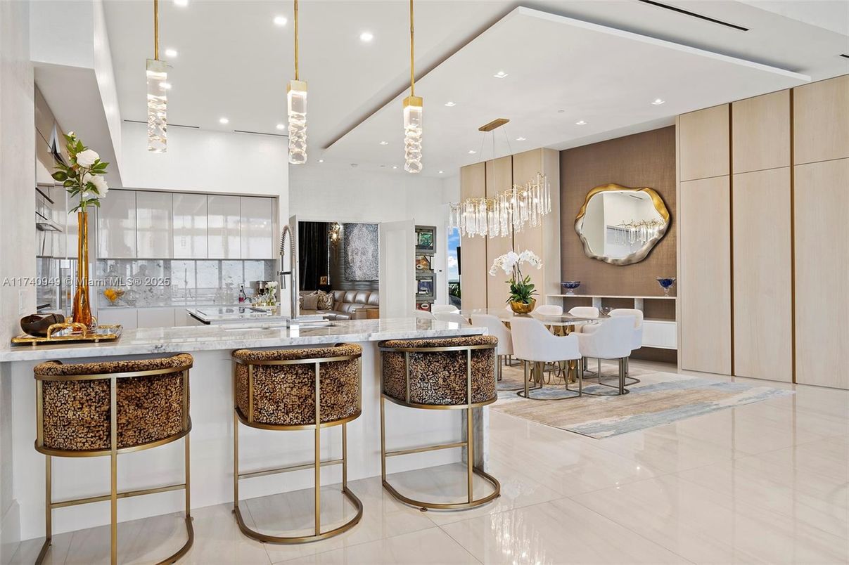 Dining room, Interior, Pendant Lights, Recessed Lighting