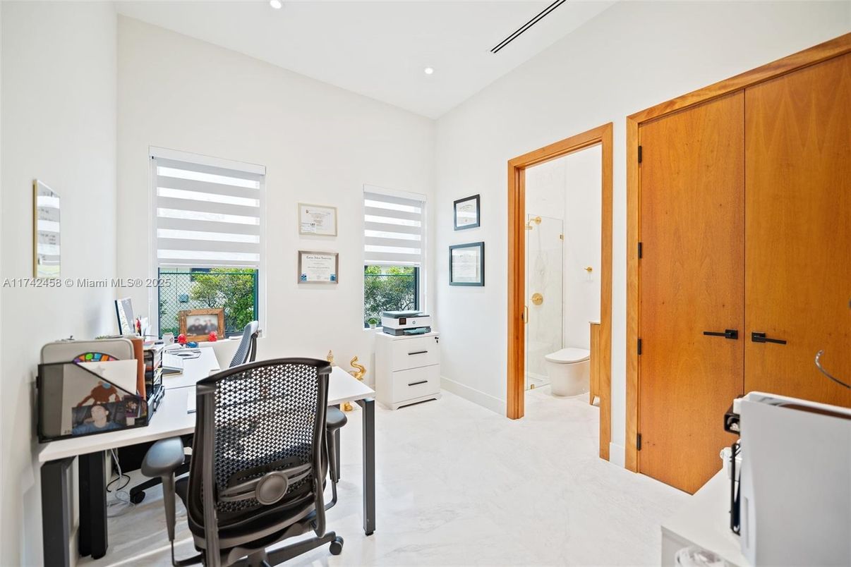 Bathroom, Home Office, Interior, Marble, Recessed Lighting
