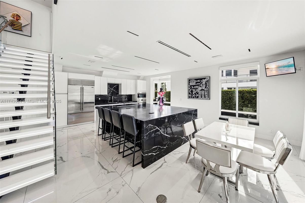 Dining room, Interior, Kitchen, Marble, Recessed Lighting, Stainless Steel Appliances