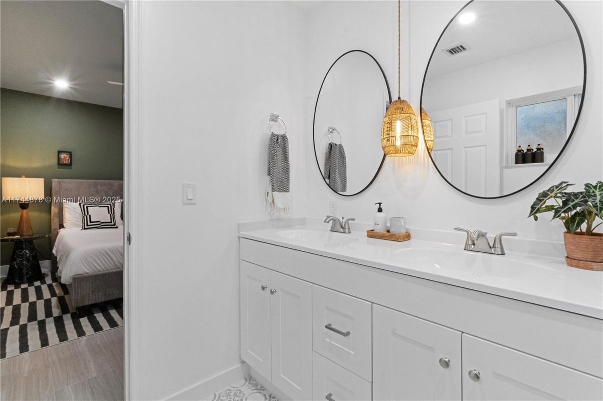 Bathroom, Bedroom, Dual Sink Vanities, Interior, Recessed Lighting