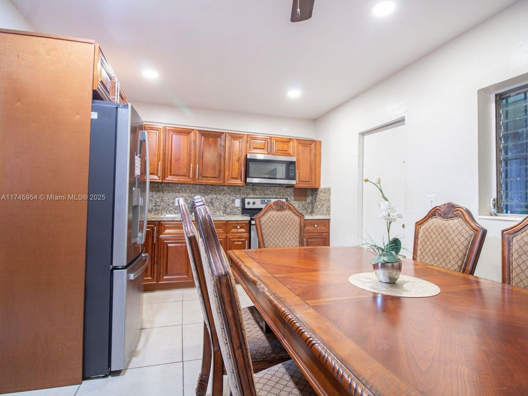 Dining room, Interior, Kitchen, Recessed Lighting