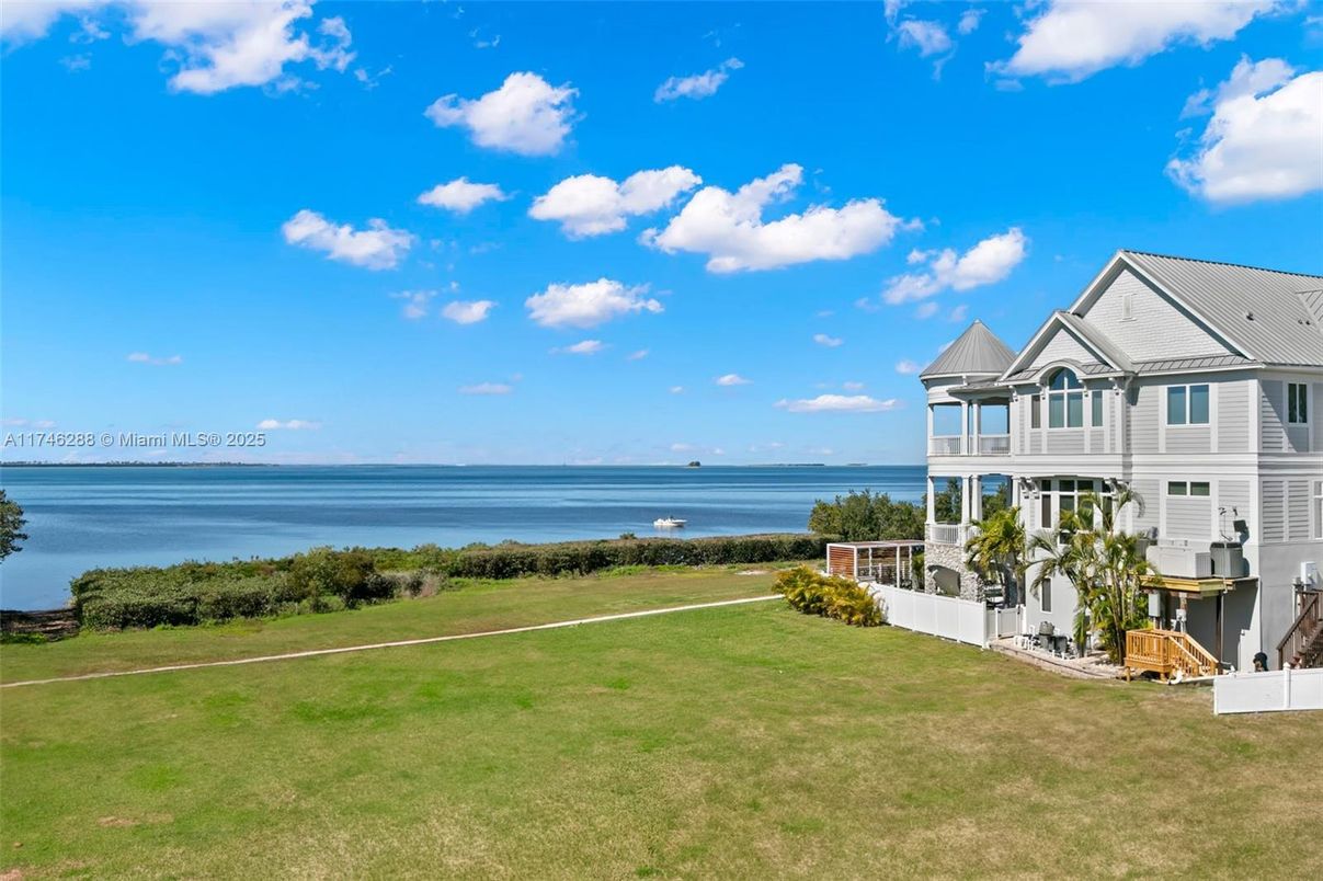 Backyard, Exterior, Water
