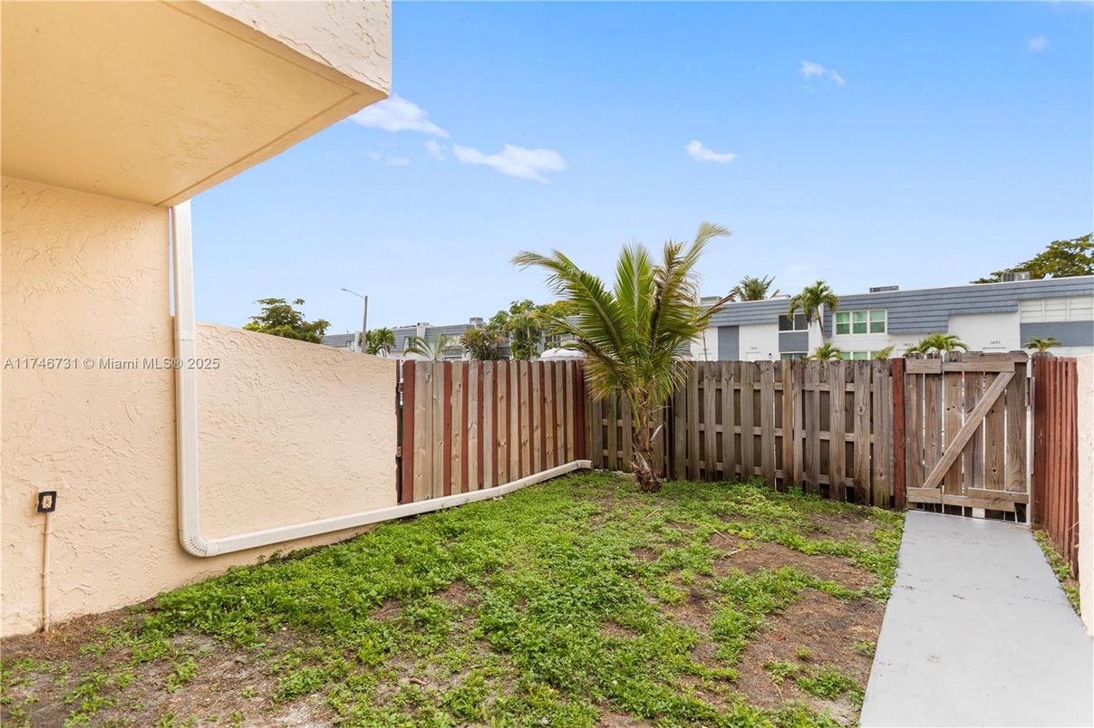 Backyard, Exterior