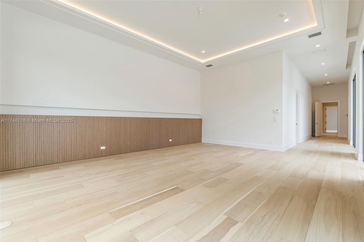 Empty room, Interior, Recessed Lighting, Wood Texture Flooring